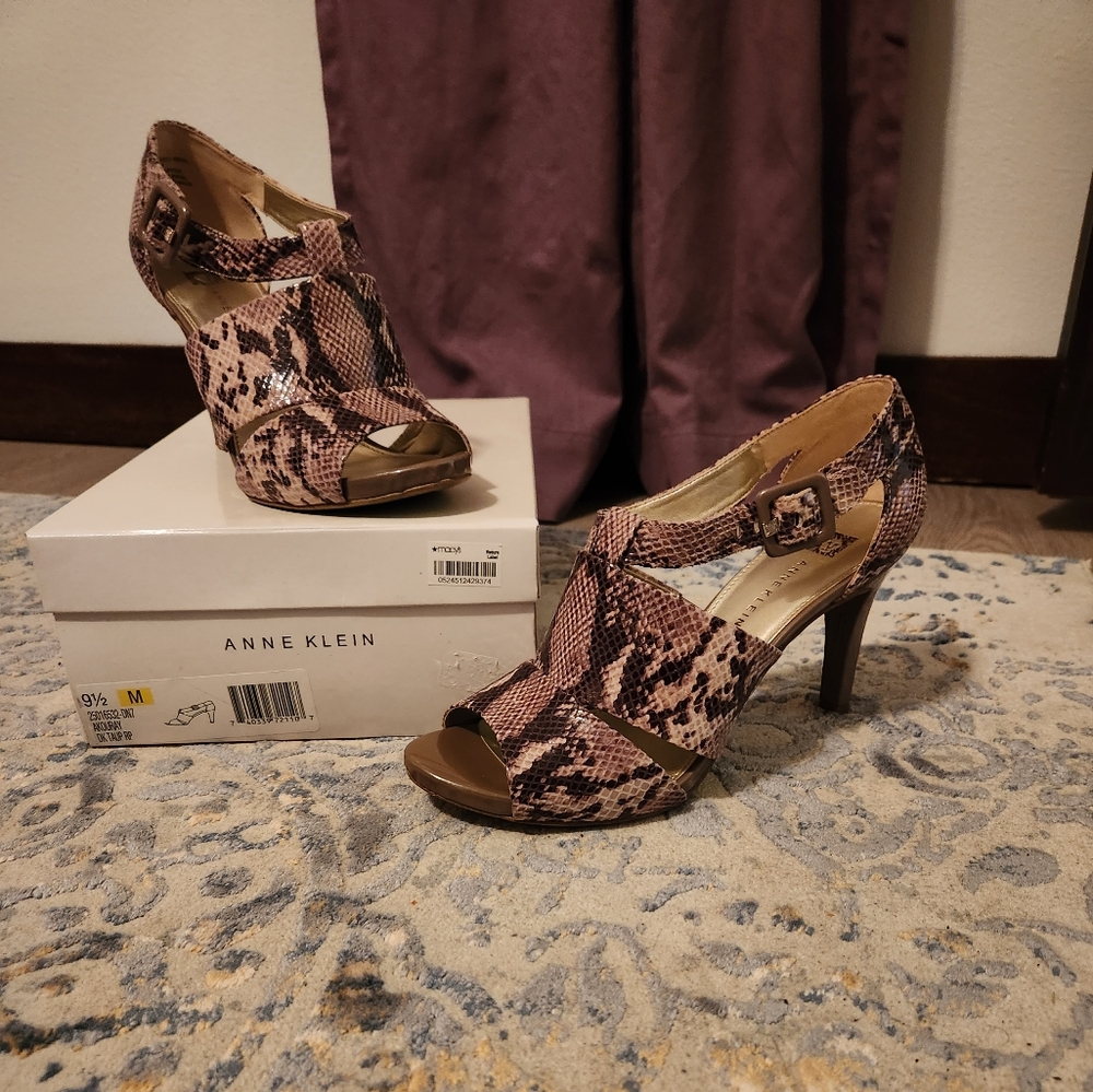 Anne klein dress sandals. Sz 9.5